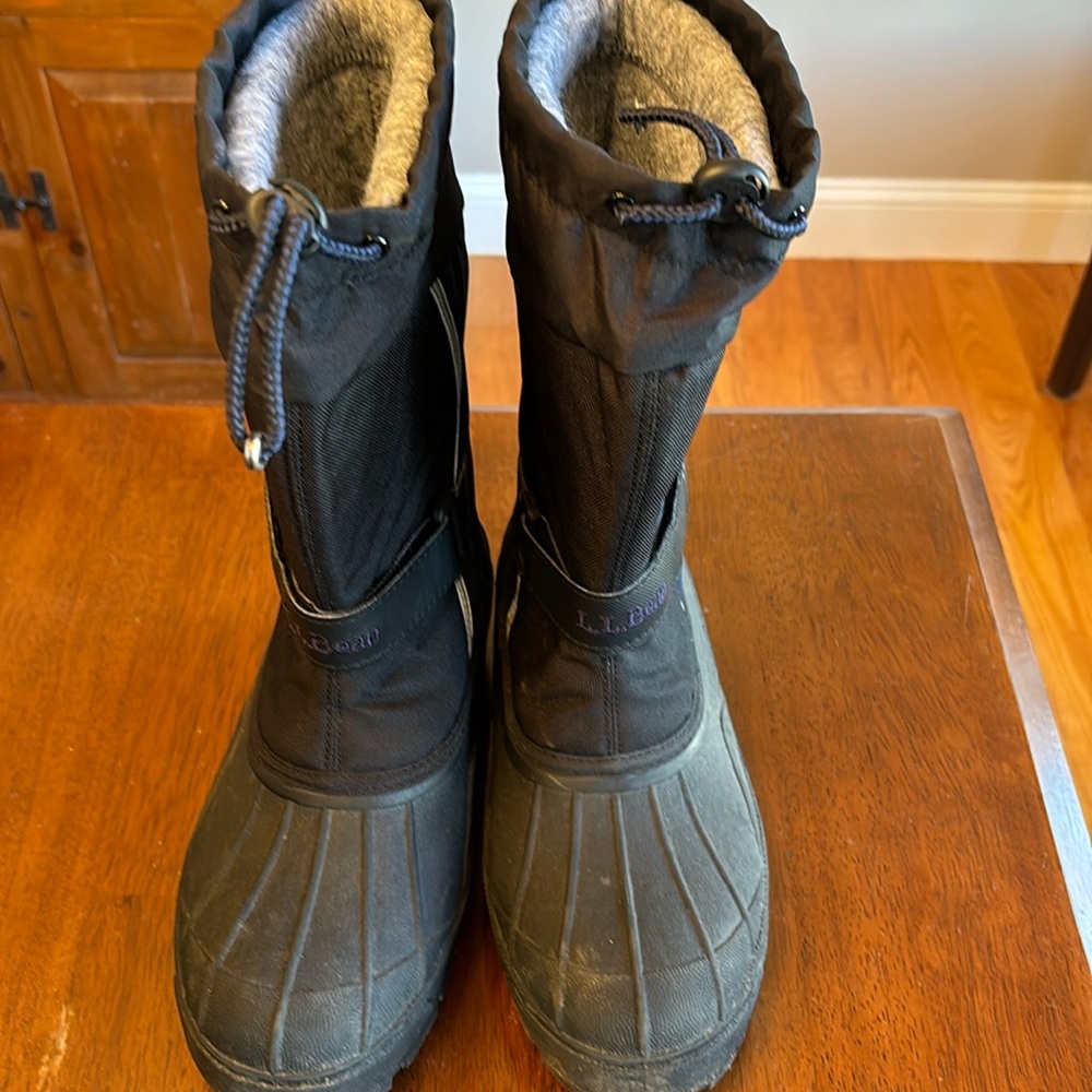 Kid size 5 LL Bean winter boots